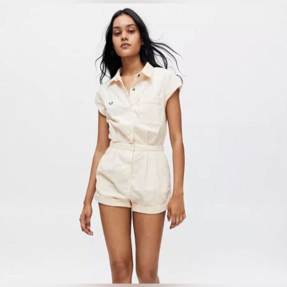 URBAN OUTFITTERS quinn
SHORTIE ROMPER; Size Medium; Like New - Picture 3 of 8